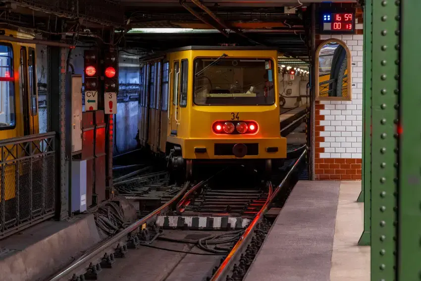 Dostarczanie dla linii M1 (Metro Budapest) smaru CICO® TL 22 B!